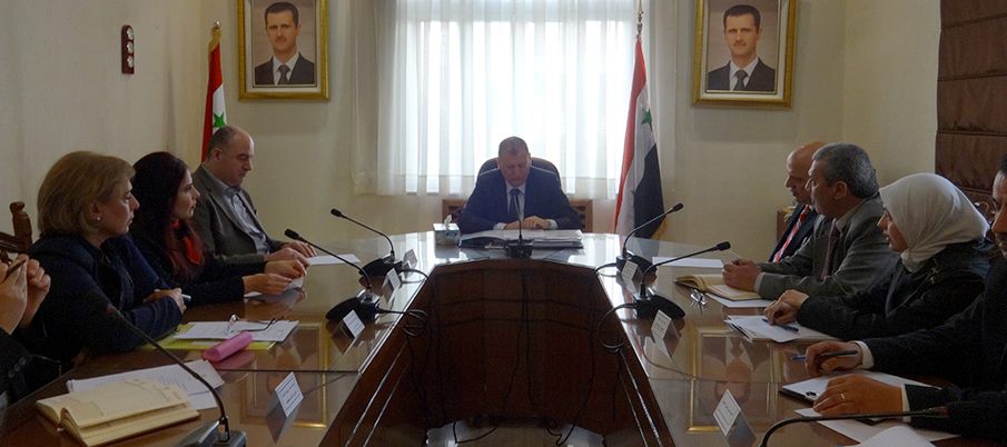 د.خيربك خلال اجتماعه الشهري يوجه بضرورة المساعدة في سير العملية الانتخابية