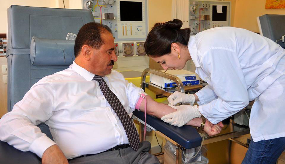 دعماً ووفاءً لجرحى الجيش.. وزارة النقل تنظم حملة تبرع بالدم