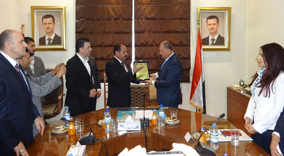 وزارة النقل تكرّم الوزير السابق د.غزوان خيربك