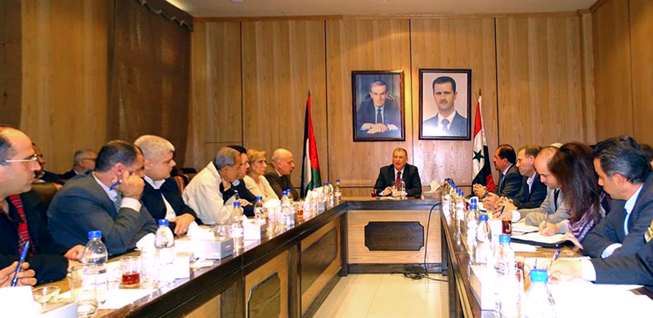 وزير النقل خلال لقائه مديري فروع مؤسسة المواصلات الطرقية ...العمل ضمن الإمكانيات المتاحة والاستفادة من منبع الخبرات الموجودة