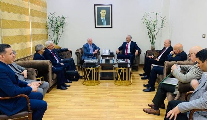 الوزير خزيّم يبحث مع وفد جمهورية القرم علاقات التعاون في مجال النقل البحري والجوي
