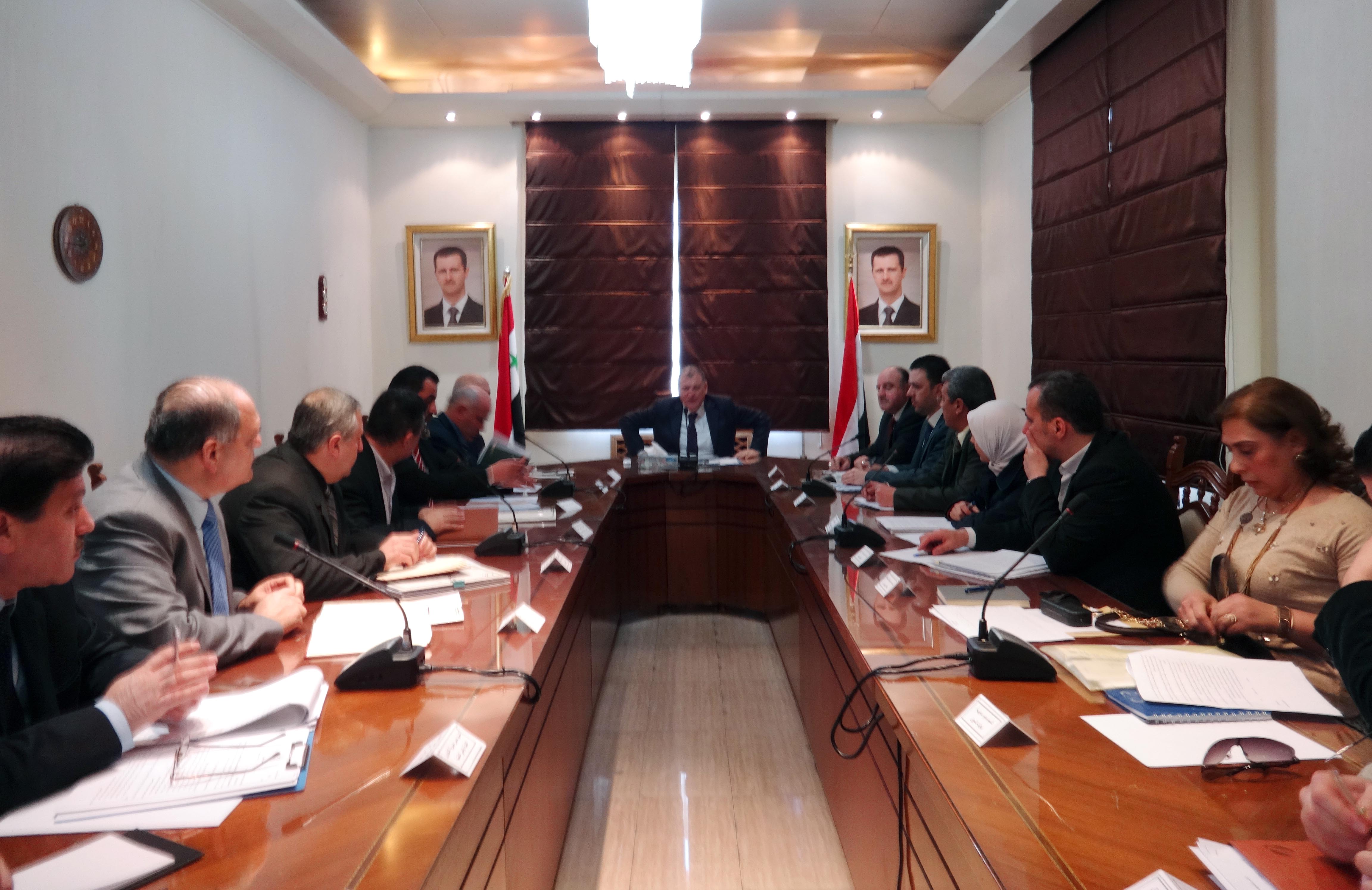 وزير النقل يؤكد على الدقة في العمل وضرورة متابعة تنفيذ المشاريع