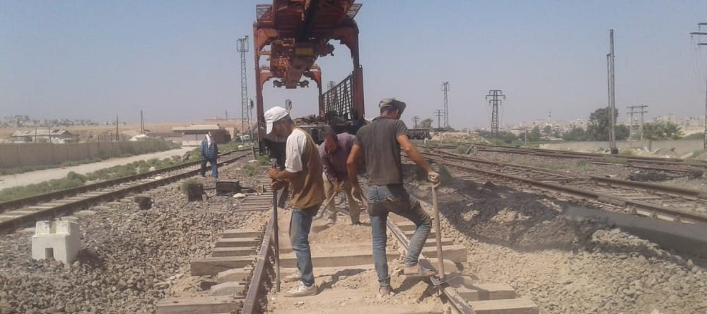 الشركة العامة لإنشاء الخطوط تتابع مشروع إعادة تأهيل السكك الحديدية في منطقة الأنصاري