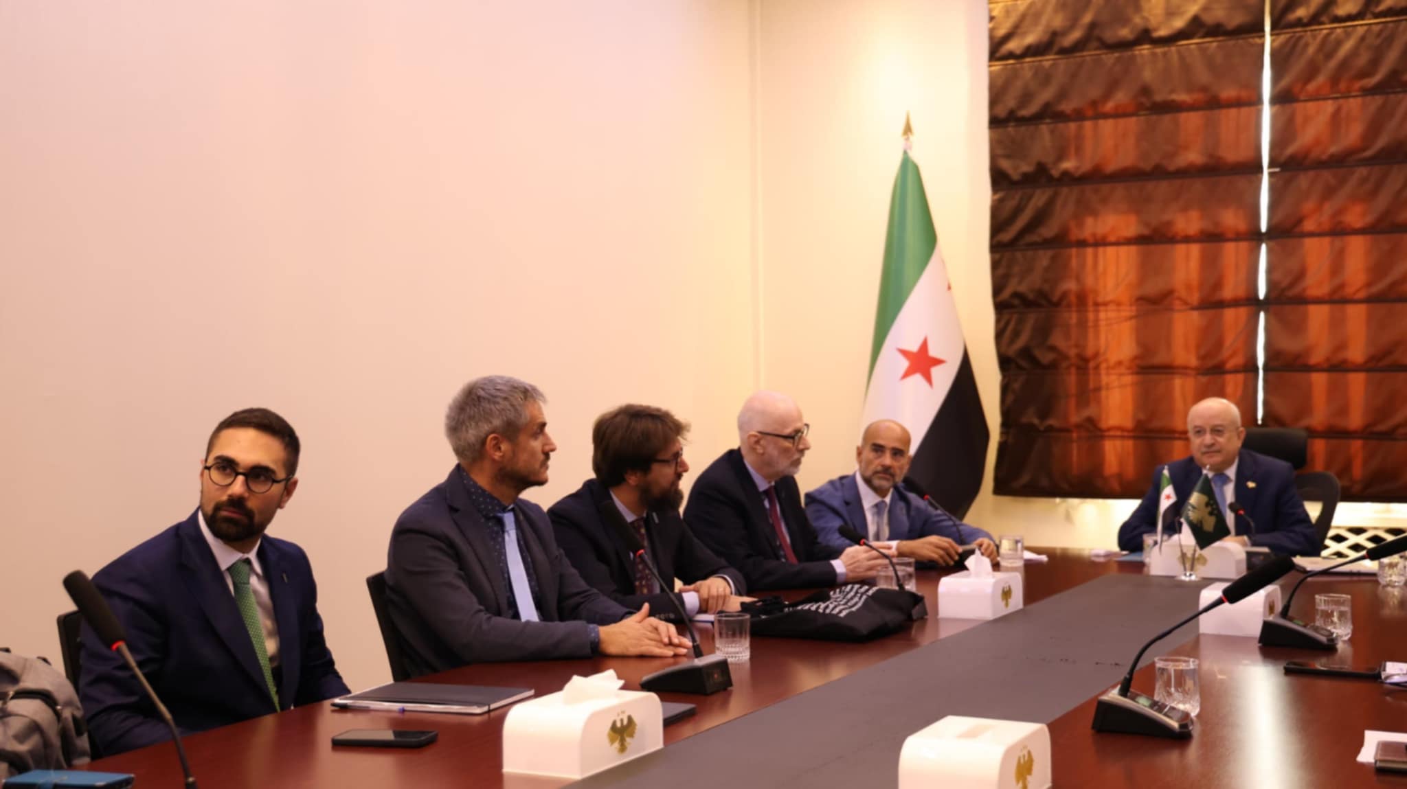 وزير النقل يبحث مع وفد من جامعة فينيسيا الإيطالية آفاق النقل الذكي والمستدام وتطبيقات التحول الرقمي
