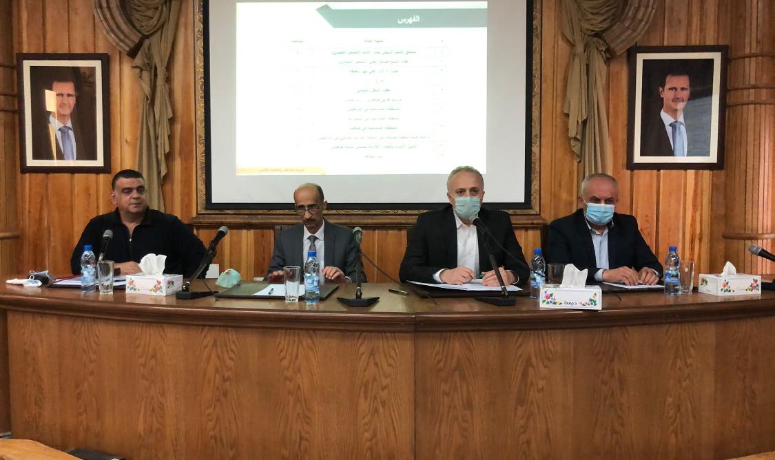 عقب انتهائها من جولاتها على عددٍ من المشاريع التنموية في طرطوس.. اللجنة الوزارية تعقد اجتماعاً موسعاً مع فعاليات المحافظة