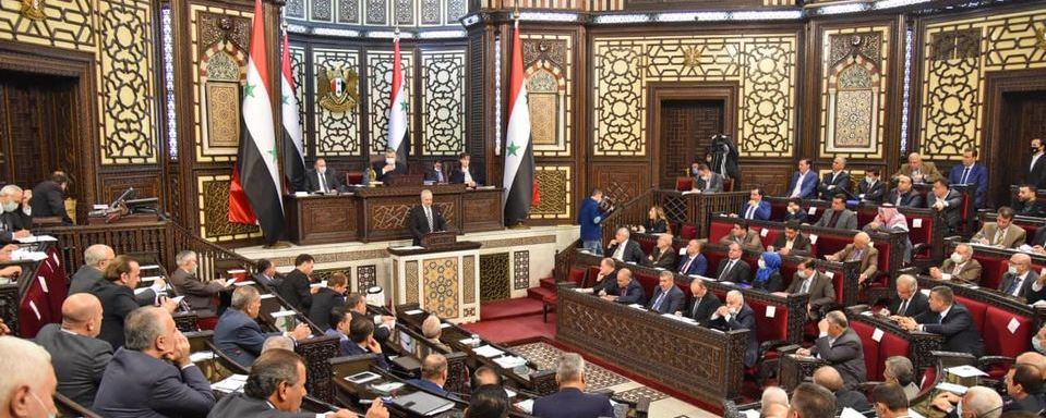 الوزير خزيّم يقدّم عرضاً تحت قبة المجلس حول أداء وعمل وزارة النقل
