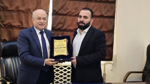 متمنياً له السداد والتوفيق.. "شرم" يسلِّم مهام الوزارة لـ "بدر" ويستعرض معه عدداً من الملفات