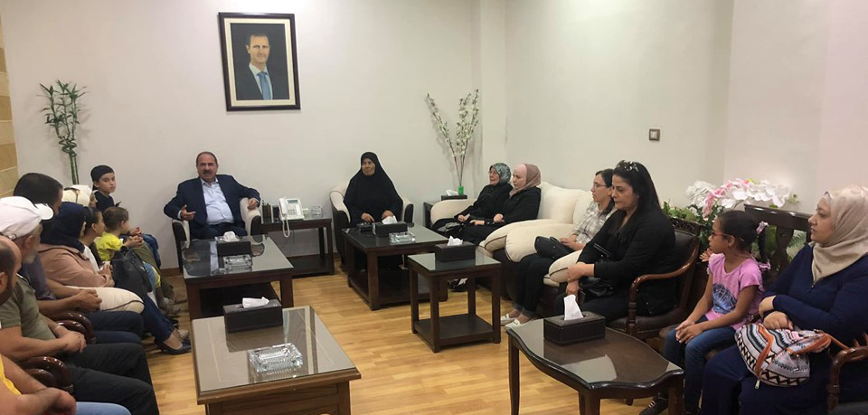 بمناسبة الذكرى السادسة والأربعين لانتصار تشرين .. وزير النقل يُكرِّم عدداً من عائلات الشهداء