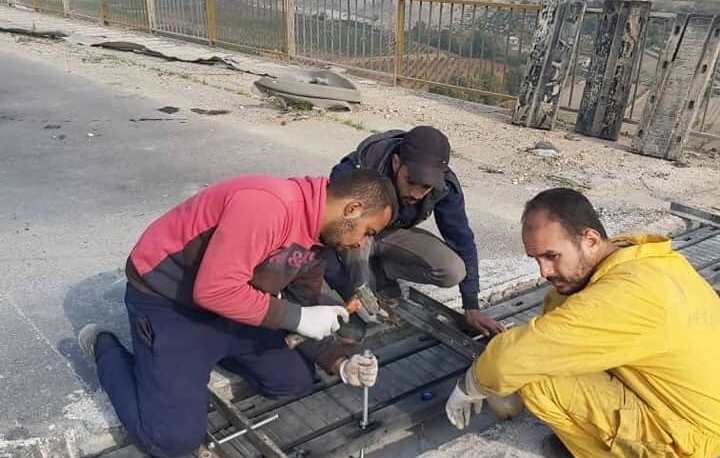 ضماناً لأمان وسلامة وراحة مستخدمي جسر الرستن.. البدء بصيانة فواصل التمدد والمواقع المتضررة