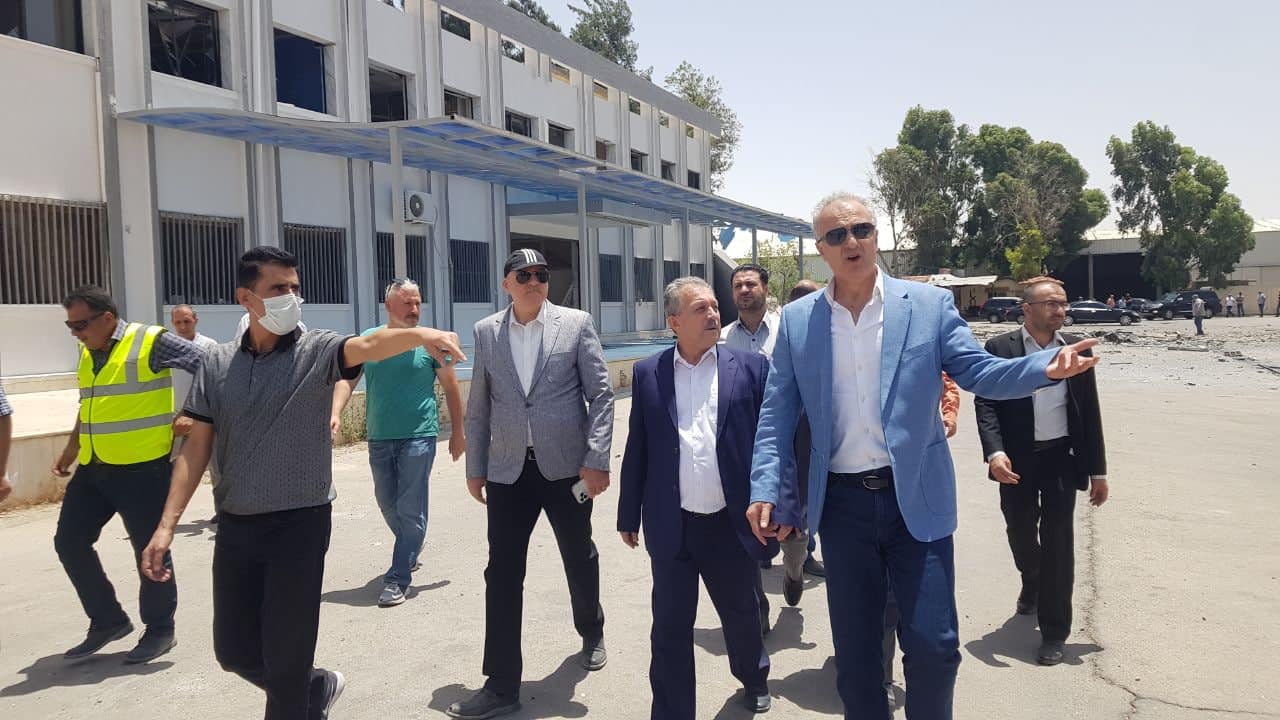 المهندس عرنوس خلال جولته في مطار دمشق: "ترميم الأضرار وإعادته للعمل في أقرب وقت"