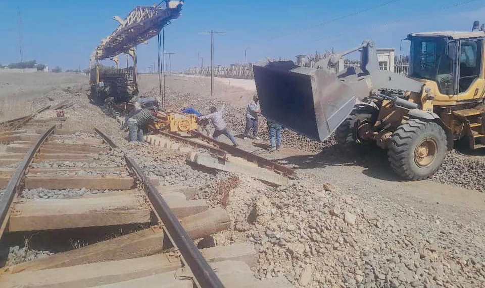 استبدال الخط الواصل إلى مواقع عمل الكسّارات وتمديد خطوط محطة المرفأ الجاف وخط مصفاة حمص