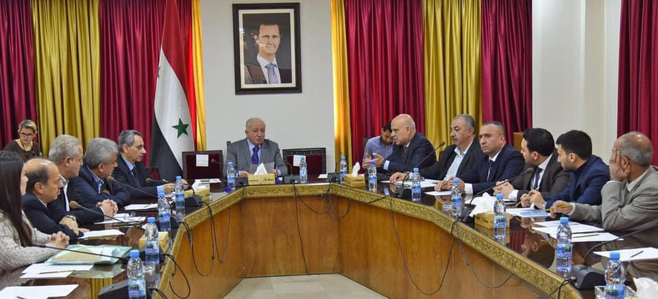 السماح لسيارات الركوب الصغيرة والمتوسطة بنقل الركاب وفق نظام "التطبيق الذكي"