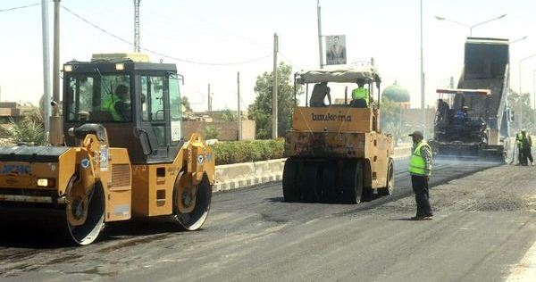 المواصلات الطرقية في دير الزور تباشر مد القميص الإسفلتي لطريق المطار