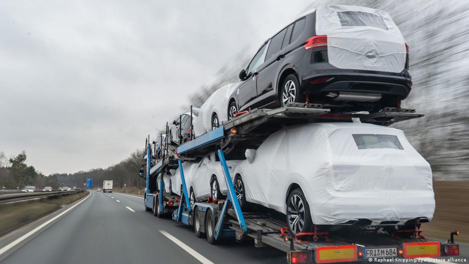 مركز أبحاث ألماني يتوقع ارتفاعاً كبيراً في أسعار السيارات في العالم