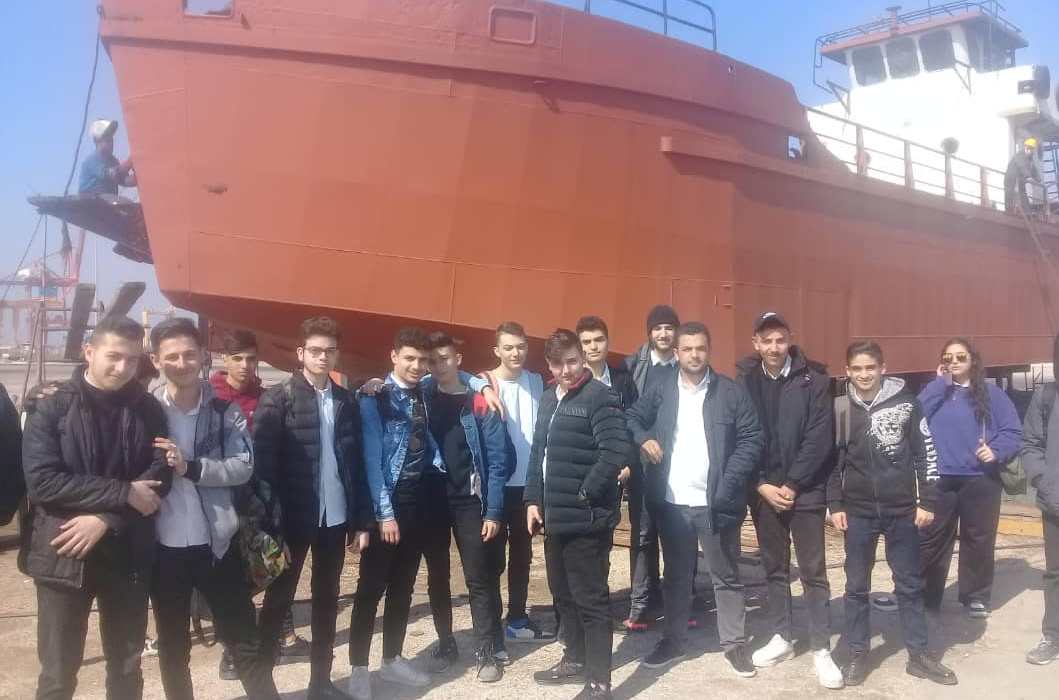 تدريب عملي لطلاب الثانوية المهنية البحرية في طرطوس