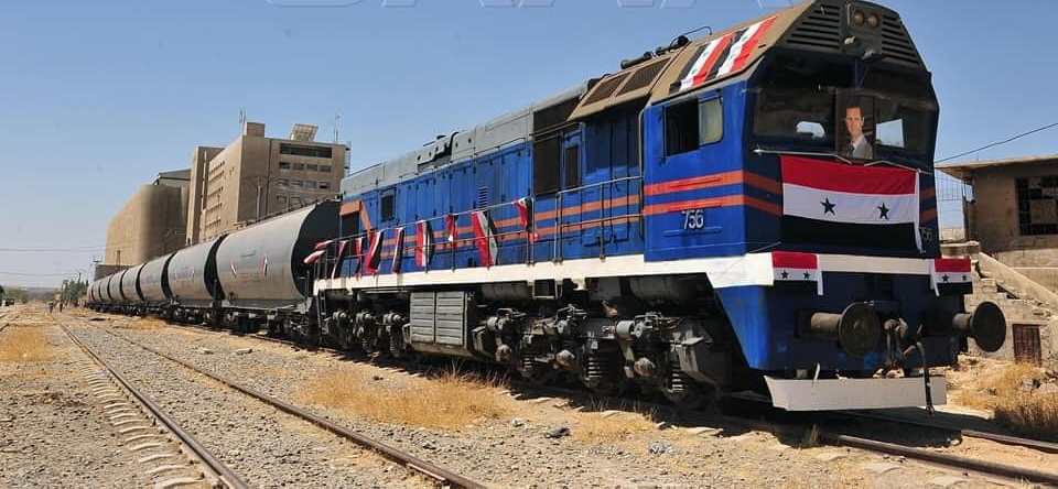 بعد انقطاع دام تسع سنوات.. وزير النقل يستقبل أول قطار قادم إلى دمشق من مرفأ طرطوس