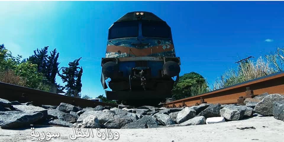 وفاة امرأة في العقد الثامن من عمرها جراء عبورها السكة الحديدية تزامناً مع مرور القطار