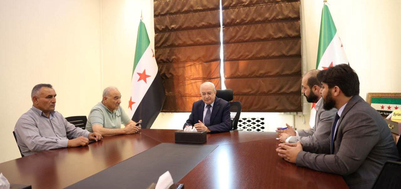 وزير النقل يبحث مع جمعية النقل المبرد تسهيل إجراءات عبور الشاحنات إلى دول الجوار والخليج