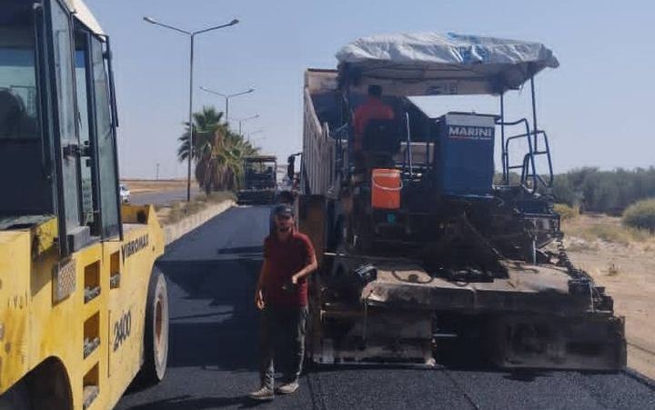 المواصلات الطرقية تنفذ صيانة لطريق حماة- محردة-السقيلبية