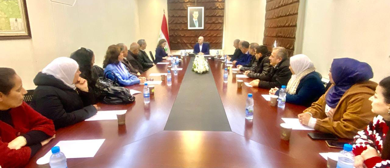 الوزير خزيّم يستعرض مع كادر النقل الطرقي الرؤى المستقبلية لتحسين الخدمات المقدَّمة للمواطنين