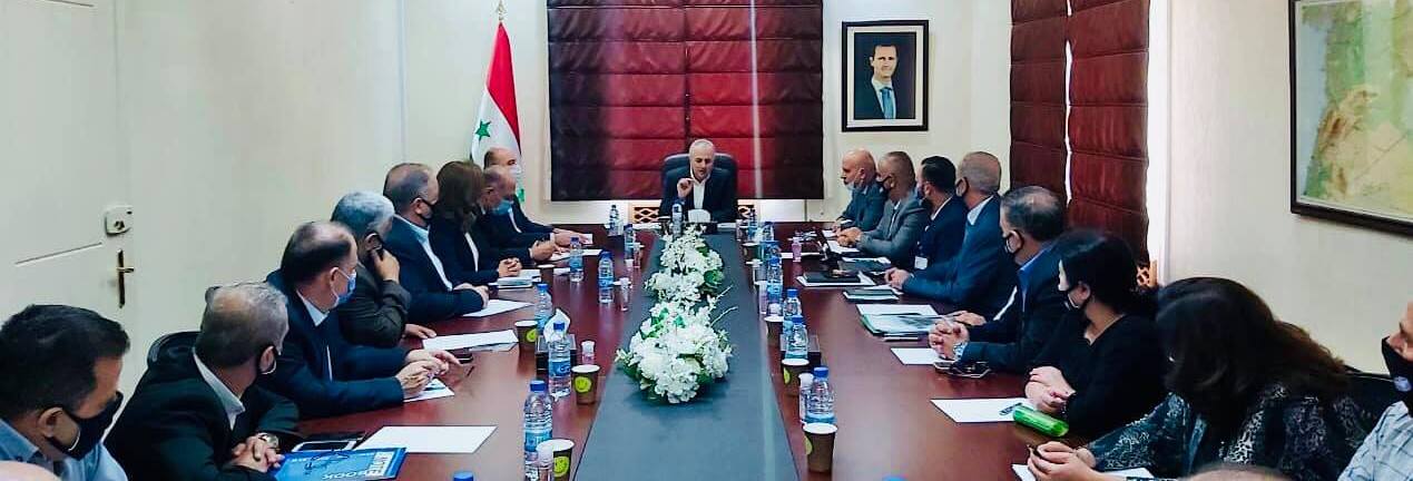 الوزير خزيّم خلال اجتماعه بإدارة الطيران المدني يحدد الأولويات ويؤكد على تعزيز الإيجابيات