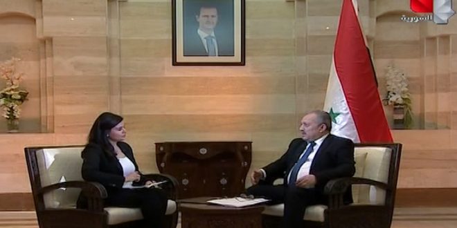المهندس عرنوس في حوار على شاشة السوريّة: الإجراءات الاقتصادية القسرية سبب معاناة الشعب السوري