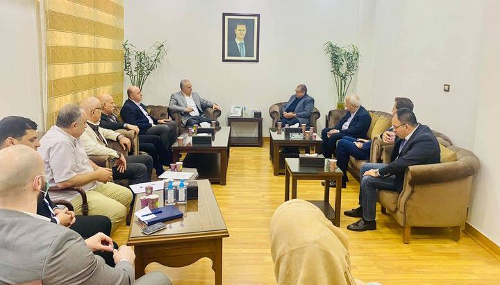 وزير النقل يبحث مع رئيس غرفة تجارة الأردن سبل تبسيط إجراءات حركة النقل والتبادل التجاري والاقتصادي بين البلدين
