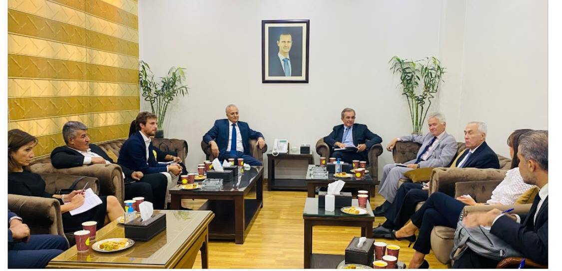 الوزير خزيّم يستقبل "تيري ما رياني" عضو البرلمان الأوروبي وحزب التجمع الوطني الفرنسي