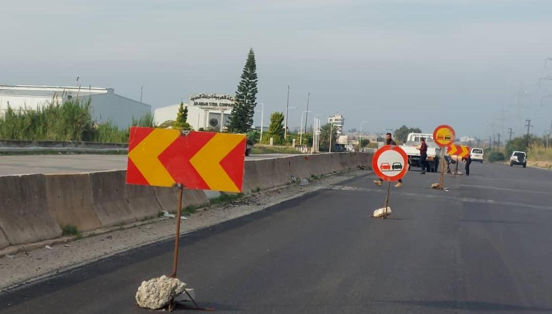 المواصلات الطرقية في اللاذقية تباشر أعمال صيانة جسر على أوتوستراد اللاذقية-طرطوس