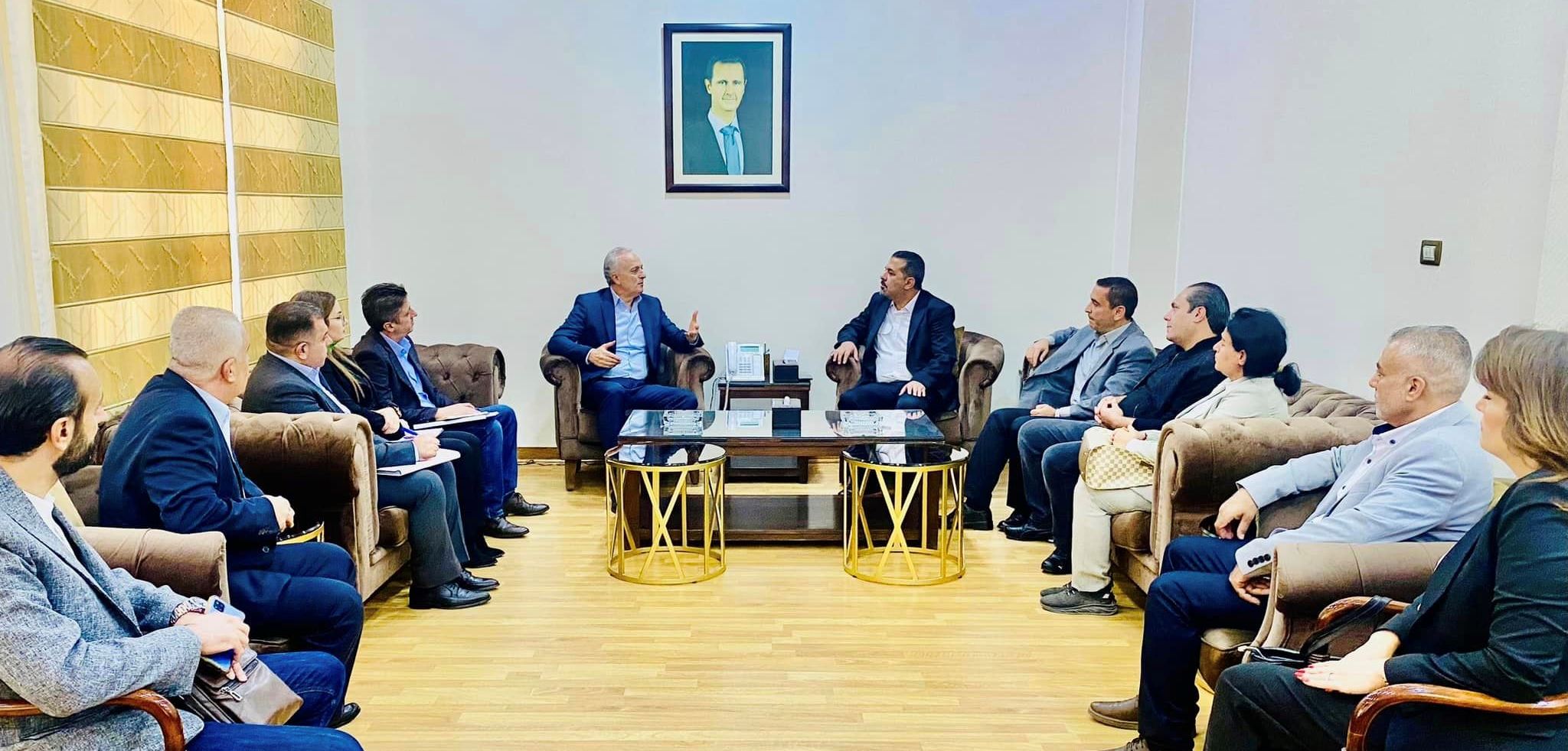 الوزير خزيِّم يلتقي رئيس وأعضاء نقابة عمال النقل الجوي والبحري بدمشق