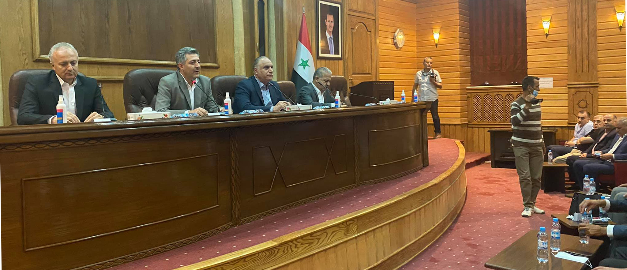 الوزير خزيّم يتحدث عن خارطة عمل وزارة النقل في حماة خلال زيارته ضمن وفد حكومي إلى المحافظة